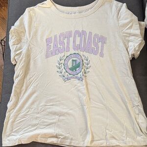 Old Navy Cream Graphic Tee - Short Sleeve